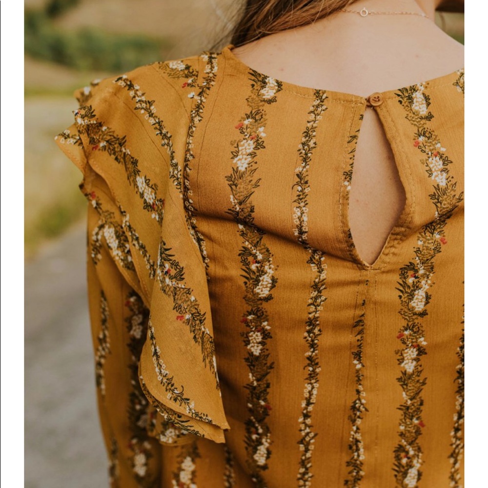 Golden Roolee top - Picture 5 of 7